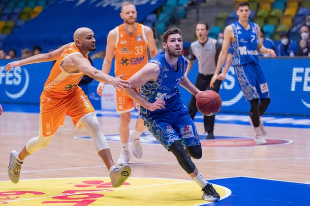 Fraport Skyliners RASTA Vechta, easyCredit BBL Foul play by Stefan Peno RASTA Vechta, 4 on Jon Axel Gudmundsson Fraport Skyliners, 30 Basketball match of the easyCredit BBL between Fraport Skyliners and RASTA Vechta on 4 March 2021 at Fraport Arena in Frankfurt am Main , Frankfurt am Main Hesse Germany Fraport Arena