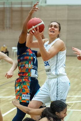Styliani Stella Fouraki 15, GISA Lions SV Halle vs Dominique Toussant Freiburg GISA Lions SV Halle vs Eisvögel USC Freiburg Basketball 1 Bundesliga ERDGAS Sportarena Halle Saale 05 03 2021 Photo Holger John Sachsen Anhalt Germany ERDGAS Sportarena Halle Saale