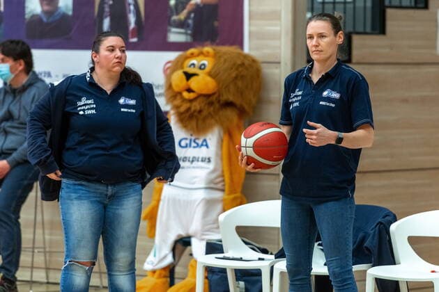 Sandra Rosanke Head Coach, GISA Lions SV Halle and Rachael Vanderwal Co Coach, GISA Lions SV Halle GISA Lions SV Halle vs Eisvögel USC Freiburg Basketball 1 Bundesliga ERDGAS Sportarena Halle Saale 05 03 2021 Foto Holger John Sachsen Anhalt Germany ERDGAS Sportarena Halle Saale