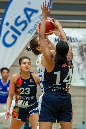 Styliani Stella Fouraki 15, GISA Lions SV Halle vs Sanata Lea Ouedraogo Freiburg behind Daneesha Danielle Provo Freiburg GISA Lions SV Halle vs Eisvögel USC Freiburg Basketball 1 Bundesliga ERDGAS Sportarena Halle Saale 05 03 2021 Foto Holger John Sachsen Anhalt Germany ERDGAS Sportarena Halle Saale