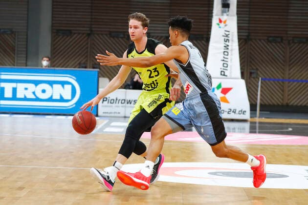 22 Matchday of the easyCredit BBL Basketball Bundesliga on 05 March 2021in the Oberfrankenhalle in Bayreuth Bavaria Germany Season 2020 2021 Medi Bayreuth vs HAKRO Merlins Crailsheim David Walker Medi Bayreuth23 left Trae Bell Haynes HAKRO Merlins Crailsheim 2 right