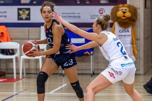 Daneesha Danielle Provo Freiburg and Darien Huff 02, GISA Lions SV Halle GISA Lions SV Halle vs Eisvögel USC Freiburg Basketball 1 Bundesliga ERDGAS Sportarena Halle Saale 05 03 2021 Photo Holger John Sachsen Anhalt Germany ERDGAS Sportarena Halle Saale