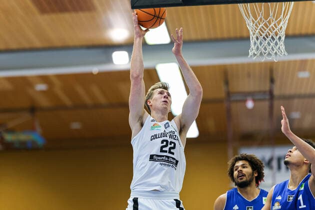 05 03 21, Men, Basketball, 2020 2021 season, 2 Bundesliga, Pro B South, College Wizards FRAPORT SKYLINERS Juniors Eyke Prahst College Wizards 22 jumps to throw Karlsruhe Institute for Sport and Sport Science IfSS Baden Württemberg Germany
