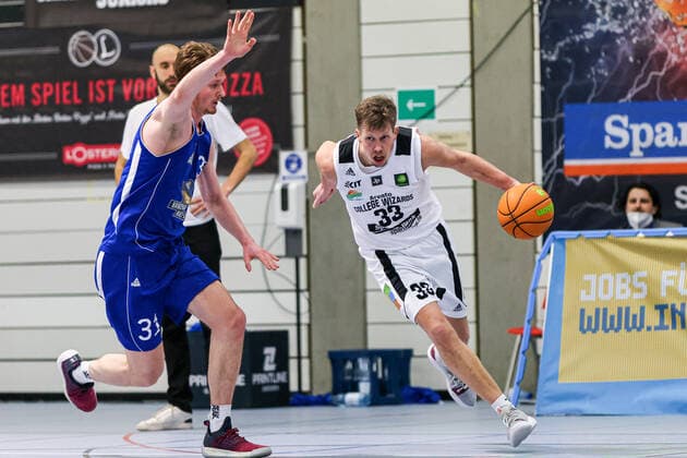 05 03 21, Men, Basketball, 2020 2021 season, 2 Bundesliga, Pro B South, College Wizards FRAPORT SKYLINERS Juniors Rouven Roessler College Wizards 33 dribbles to the attack Karlsruhe Institute for Sport and Sport Science IfSS Baden Württemberg Germany