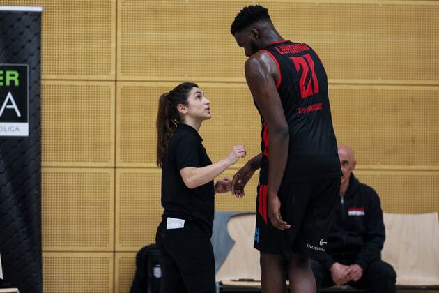 2 Basketball Bundesliga ProB ART Giants Duesseldorf vs ETV Hamburg, 05 03 2021 Suekran Gencay Coach ETV Hamburg , Mayika Linecker Lungongo 21 ETV Hamburg 2 Basketball Bundesliga ProB ART Giants Duesseldorf vs ETV Hamburg on 05 03 2021, Duesseldorf Copyright: xBEAUTIFULxSPORTS KennyxBeelex
