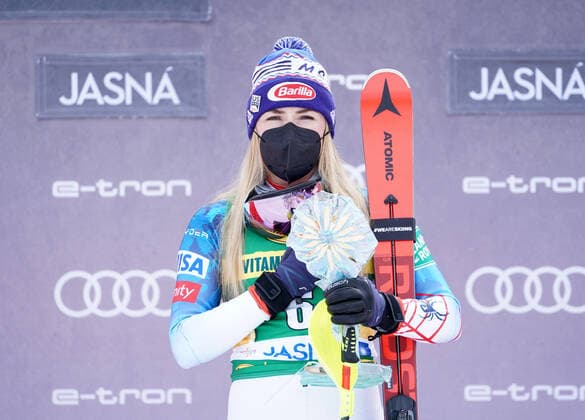 Sport Bilder des Tages ALPINE SKIING - FIS WC Jasna JASNA,SLOVAKIA,06.MAR.21 - ALPINE SKIING - FIS World Cup, slalom, ladies. Image shows the rejoicing of Mikaela Shiffrin (USA). GEPAxpictures xJohannesxFriedl