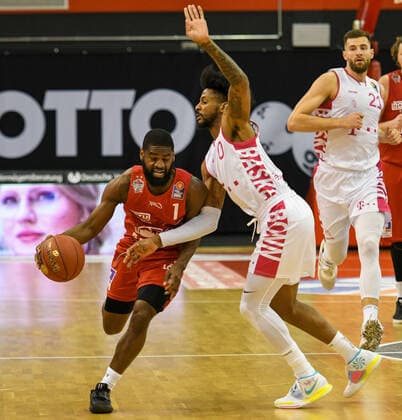 Jonathan Stark, Alex Hamilton Basketball Bundesliga, basketball season 2020 2021, 22 matchday, Germany, easyCredit BBL, Germany, Giessen 46ers, giessen red, men, jobstairs GIESSEN 46ers Telekom Baskets Bonn, men, Bonn in white