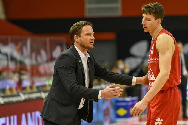 Rolf Scholz, Alen Pjanic Basketball Bundesliga, basketball season 2020 2021, 22 matchday, Germany, easyCredit BBL, Germany, Giessen 46ers, giessen red, men, jobstairs GIESSEN 46ers Telekom Baskets Bonn, men, Bonn in white
