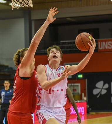 John Bryant, Simonas Lukosius Basketball Bundesliga, basketball season 2020 2021, 22 matchday, Germany, easyCredit BBL, Germany, Giessen 46ers, giessen red, men, jobstairs GIESSEN 46ers Telekom Baskets Bonn, men, Bonn in white