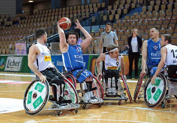 06 03 2021, xovx, Wheelchair Basketball 1 Bundesliga, RSV Lahn Dill RSB Thuringia Bulls v l Steve Serio RSV Lahn Dill , Ian Pierson RSB Thuringa Bulls , Christopher Huber RSV Lahn Dill Aliaksandr Halouski RSB Thuringa Bulls , Thomas Böhme RSV Lahn Dill Wetzlar Rittal Arena Hessen Germany DE