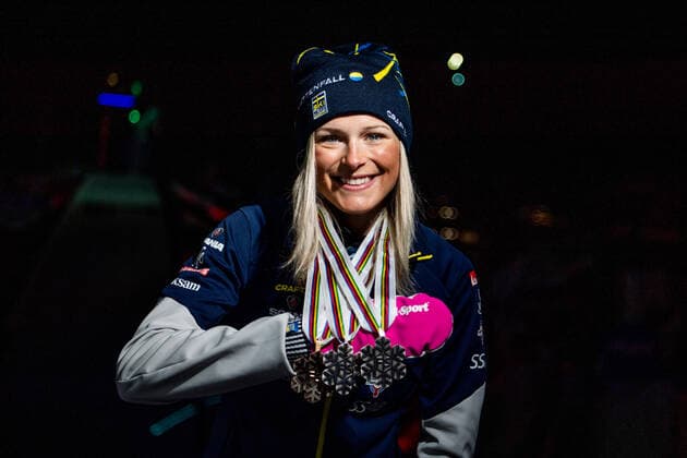 210306 Frida Karlsson of Sweden celebrates with her medals at a medal ceremony for the Women s Cross Country Skiing 30 km Classic Technique during the FIS Nordic Ski World Championships on March 6, 2021 in Oberstdorf Photo Johanna Lundberg BILDBYRAN kod JL JL0102 skidor cross country skiing langrenn fis nordic world ski championships vm ski vm skid vm medaljceremoni medal ceremony 10 bbeng jubel celebration sverige,  Copyright: JOHANNAxLUNDBERG BB210306JL181