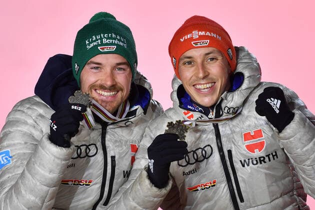 f r Eric FRENZEL GER , Fabian RIESSLE GER with medals, bronze medals, award ceremony Nordic Combined Team Sprint LH 2x 7,5 km, Nordic Combined Men, on 06 03 2021 FIS Nordic World Ski Championships 2021in Oberstdorf from 22 02 07 03 2021
