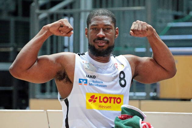 06 03 2021, xovx, wheelchair basketball 1 Bundesliga, RSV Lahn Dill RSB Thuringia Bulls Brian Bell RSV Lahn Dill celebrates 82 54 win against Thuringa Bulls Wetzlar Rittal Arena Hessen Germany EN