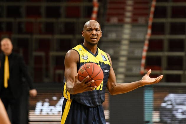 Rickey Paulding EWE Baskets Oldenburg looks questioningly at the referee, GER, MHP Riesen Ludwigsburg vs EWE Baskets Oldenburg, 06 03 2021, 22 matchday easycredit Basketball Bundesliga, season 2020 2021 GER, MHP Riesen Ludwigsburg vs EWE Baskets Oldenburg, 06 03 2021, 22 matchday easycredit Basketball Bundesliga, season 2020 2021 Ludwigsburg Copyright: xEibnerxPressefoto MichaelxMemmlerx EP_MMR