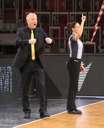 06.03.2021, Deutschland, Ludwigsburg, Basketball easyCredit BBL Bundesliga, MHP RIESEN Ludwigsburg vs. EWE Baskets Oldenburg, MHP Trainer John Patrick
