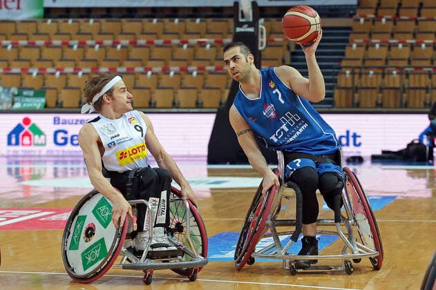 06 03 2021, xovx, Wheelchair Basketball 1 Bundesliga, RSV Lahn Dill RSB Thuringia Bulls v l Christopher Huber RSV Lahn Dill , Vahid Gholamazad RSB Thuringa Bulls Wetzlar Rittal Arena Hessen Germany EN