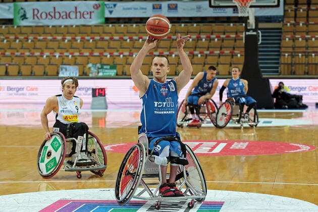 06 03 2021, xovx, Wheelchair Basketball 1 Bundesliga, RSV Lahn Dill RSB Thuringia Bulls v l Christopher Huber RSV Lahn Dill , Andre Bienek RSB Thuringa Bulls Wetzlar Rittal Arena Hessen Germany EN
