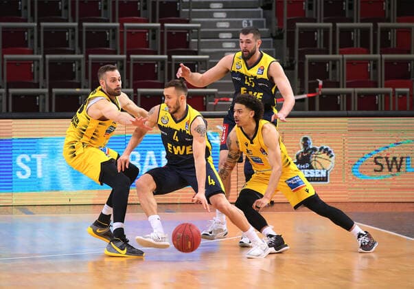 06 03 2021, Germany, Ludwigsburg, Basketball easyCredit BBL Bundesliga, MHP RIESEN Ludwigsburg vs EWE Baskets Oldenburg, f l Jonas Wohlfarth Bottermann MHP , Keith Hornsby EWE , Jonah Radebaugh MHP , Nathan Boothe EWE