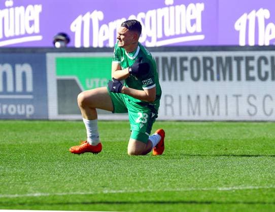 Angeschlagen: Baris Basdas (Hannover) Fußball 2.Bundesliga 2020 21 Erzgebirge Aue - Hannover 96 1:1 am 6.3.2021 Erzgebirge Aue - Hannover 96 *** Stricken Baris Basdas Hannover Football 2 Bundesliga 2020 21 Erzgebirge Aue Hannover 96 1 1 am 6 3 2021 Erzgebirge Aue Hannover 96