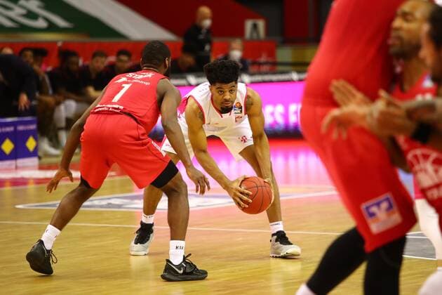 Alex Hamilton Bonn vs Jonathan Stark Giessen Jobstairs Giessen 46ers vs Telekom Baskets Bonn, Basketball, easyCredit BBL, 06 03 2021 Jobstairs Giessen 46ers vs Telekom Baskets Bonn, Basketball, easyCredit BBL, 06 03 2021 Giessen Copyright: xEibner-Pressefotox EP_RWS