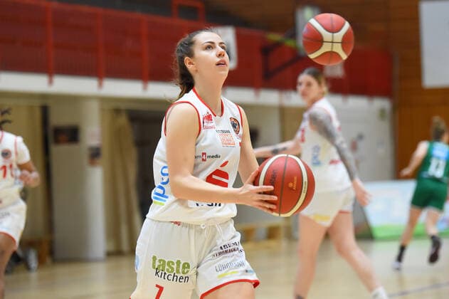 Basketball Toyota 1 DBBL, 21 matchday, GiroLive Panthers Osnabrück vs Rutronik Stars Keltern on 07 03 2021 at the OSC Hall in Osnabrueck Viktoria Poros GiroLive Panthers Osnabrueck in action, on the ball Osnabrueck OSC Hall Lower Saxony Germany