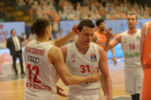 Diego FLACCADORI 12 FC Bayern Munich , Zan Mark SISKO 31 FC Bayern Munich Rasta Vechta vs FC Bayern Munich, Basketball, easyCredit BBL Bundesliga, 07 03 2021, 22 Matchday, Season 2020 2021 emotion, disappointment, disappointed, sadness, anger Rasta Vechta vs FC Bayern Munich, Basketball, easyCredit BBL Bundesliga, 07 03 2021, 22 Matchday, Season 2020 2021 Vechta Copyright: xErikxHillmer EIBNERx EP_ehr