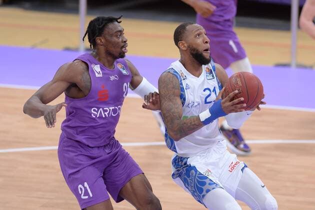 Kamari Murphy Skyliners Frankfurt on the Ball , Tai Odiase BG Goettingen L , Basketball, Bundesliga, BBL, BG Goettingen Skyliners Frankfurt, 07 03 2021, BG Goettingen Skyliners Frankfurt, Basketball, Bundesliga, GER, BBL, 07 03 2021 Goettingen Copyright: xEibner-Pressefotox-xRolandxSippelx