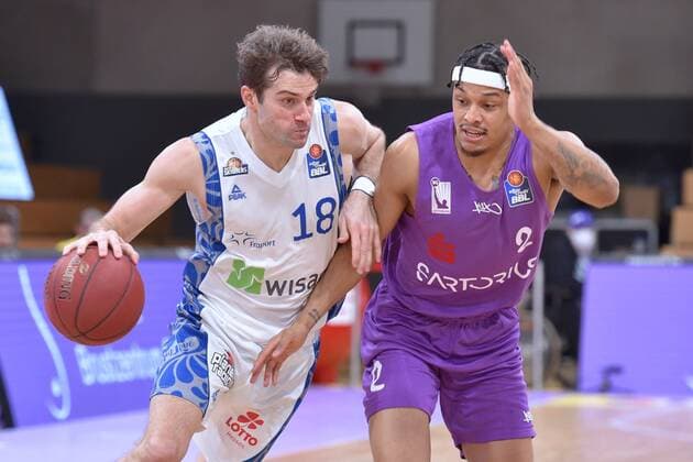 Joe Rahon Skyliners Frankfurt on the Ball , Nelson Weidemann BG Goettingen R , Basketball, Bundesliga, BBL, BG Goettingen Skyliners Frankfurt, 07 03 2021, BG Goettingen Skyliners Frankfurt, Basketball, Bundesliga, GER, BBL, 07 03 2021 Goettingen Copyright: xEibner-Pressefotox-xRolandxSippelx