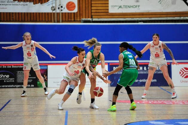 Basketball DBBL 21 Matchday GiroLive Panthers Osnabrück Rutronik Stars Keltern on 07 03 2021 in the OSC Hall in Osnabrück Milica Cuic Osnabrück in a duel with Alexandria Elisabeth Kiss Rusk Keltern BK