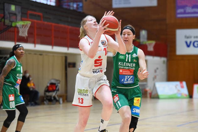 Basketball Toyota 1 DBBL, 21 Matchday, GiroLive Panthers Osnabrueck vs Rutronik Stars Keltern on 07 03 2021 in the OSC Hall in Osnabrueck Frieda Buehner GiroLive Panthers Osnabrueck and Mailis Pokk Rutronik Stars Keltern in the duel Osnabrueck OSC Hall Lower Saxony Germany