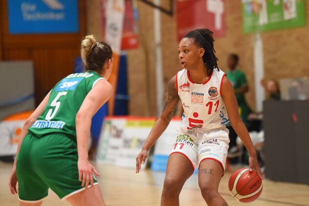 Basketball Toyota 1 DBBL, 21 matchday, GiroLive Panthers Osnabrück vs Rutronik Stars Keltern on 07 03 2021 at OSC Halle in Osnabrueck Allazia Blockton GiroLive Panthers Osnabrueck in action, on the ball Osnabrueck OSC Halle Lower Saxony Germany