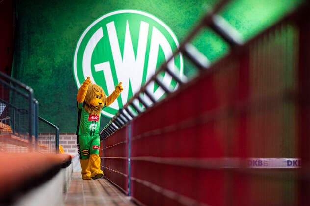 Bilder des Jahres 2021, Sport 03 März Sport Themen der Woche KW09 Sport Bilder des Tages 07.03.2021 - Handball, 2020 2021, 1. Bundesliga, 20. Spieltag, GWD Minden - SG Flensburg-Handewitt: Maskottchen Tornado Lübbecke Nordrhein-Westfalen Deutschland Kreissporthalle
