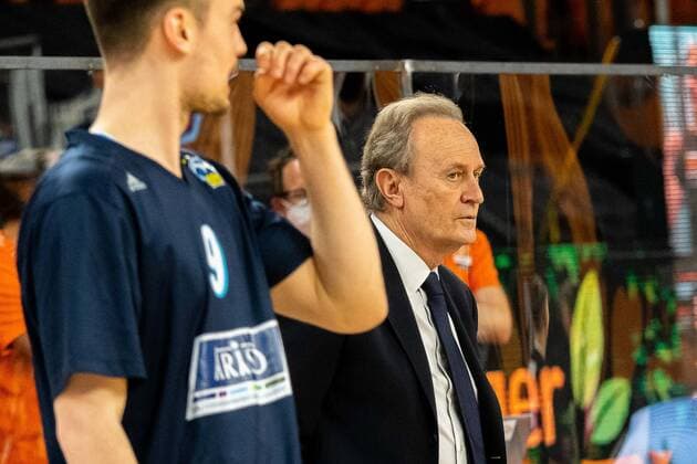 Alba Berlin warming up Aito Garcia Reneses Alba Berlin head coach GER, Ratiopharm Ulm vs Alba Berlin, easycredit 1 Bundesliga Basketball, 22 matchday, season 2020 21, 07 03 2021 Ratiopharm Ulm vs Alba Berlin, 1 Basketball Bundesliga Neu Ulm Copyright: xEibner-Pressefoto RogerxBuerkex EP_EER