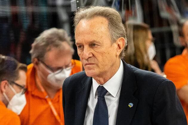 Alba Berlin warming up Aito Garcia Reneses Alba Berlin head coach GER, Ratiopharm Ulm vs Alba Berlin, easycredit 1 Bundesliga Basketball, 22 matchday, season 2020 21, 07 03 2021 Ratiopharm Ulm vs Alba Berlin, 1 Basketball Bundesliga Neu Ulm Copyright: xEibner-Pressefoto RogerxBuerkex EP_EER