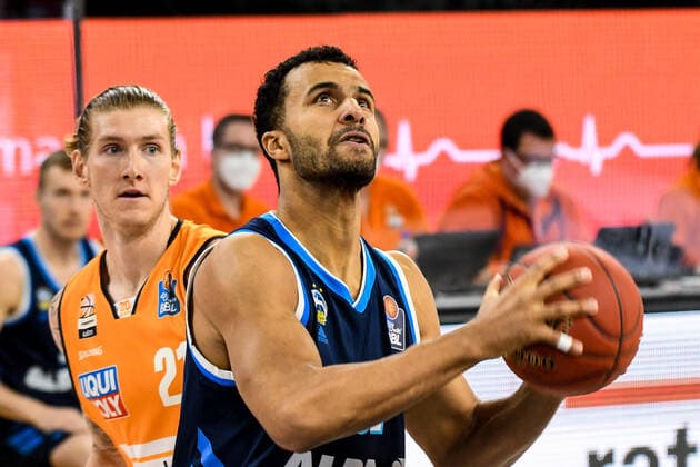 GER, BBL, ratiopharm ulm vs ALBA Berlin 07 03 2021, ratiopharm arena, Neu Ulm, GER, BBL, ratiopharm ulm vs ALBA Berlin, pictured Dylan Osetkowski Ulm, 21 , Johannes Thiemann Berlin, 32 nordphotoxGmbHx xHafner nph00200