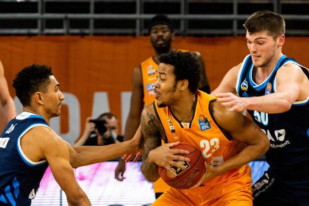 Troy Caupain Ratiopharm Ulm 23 , Ben Lammers Alba Berlin 50 GER, Ratiopharm Ulm vs Alba Berlin, easycredit 1 Bundesliga Basketball, 22 matchday, season 2020 21, 07 03 2021 Ratiopharm Ulm vs Alba Berlin, 1 Basketball Bundesliga New Ulm. Copyright: xEibner-Pressefoto RogerxBuerkex EP_EER