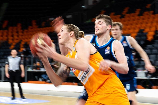 Dylan Osetkowski Ratiopharm Ulm 21 , Ben Lammers Alba Berlin 50 GER, Ratiopharm Ulm vs Alba Berlin, easycredit 1 Bundesliga Basketball, 22 matchday, season 2020 21, 07 03 2021 Ratiopharm Ulm vs Alba Berlin, 1 Basketball Bundesliga New Ulm. Copyright: xEibner-Pressefoto RogerxBuerkex EP_EER