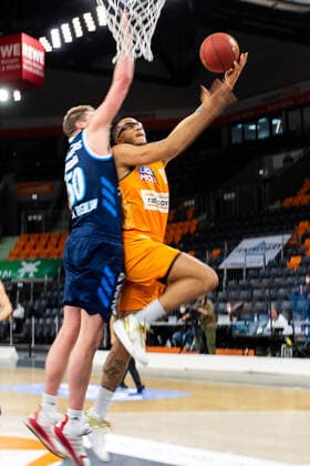 Isaiah Wilkins Ratiopharm Ulm 11 , Ben Lammers Alba Berlin 50 GER, Ratiopharm Ulm vs Alba Berlin, easycredit 1 Bundesliga Basketball, 22 matchday, season 2020 21, 07 03 2021 Ratiopharm Ulm vs Alba Berlin, 1 Basketball Bundesliga New Ulm. Copyright: xEibner-Pressefoto RogerxBuerkex EP_EER