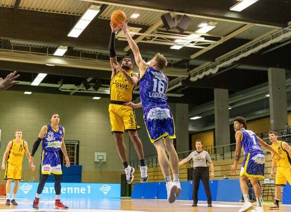 Troy Simons Tigers Tübingen, 23 ¨¨¨Kirchheim Knights vs Tigers Tübingen, 2 Basketball, Bundesliga, Pro A, Barmer 2 Basketball, Matchday 24, Season 2020 2021, 05 03 2021, ¨¨ Kirchheim Knights Tigers Tübingen, Basketball, 2 Bundesliga, Barmer 2 Basketball, Matchday 24, Season 2020 2021, 27 02 2021 Kirchheim. Copyright: xDennisxDuddek xEibnerxPressefotox EP_DDU