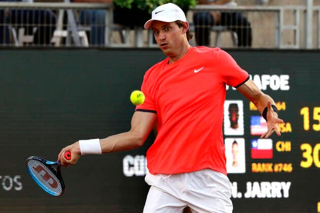 Santiago 8 Marzo 2021 El tenista Chileno Nicolas Jarry se enfrenta al tenista FrancesTiafoe de Estados UnidosChileno Nicolas Jarry durante el ATP, Tennis Herren de Santiago realizado en San Carlos de Apoquindo. Javier Salvo Photosport ATP de Santiago 8 3 2021