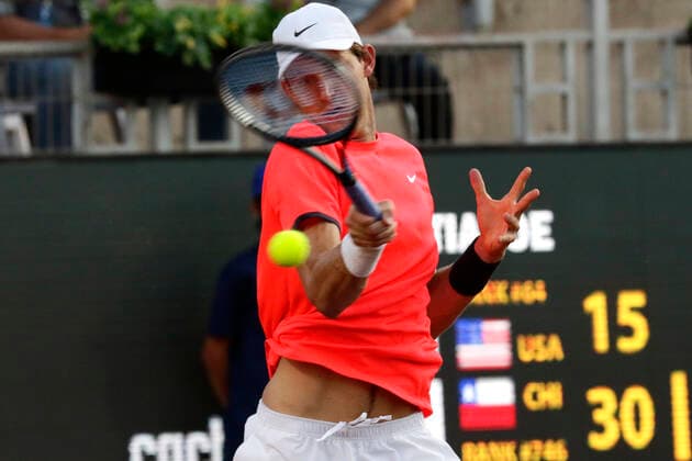 Santiago 8 Marzo 2021 El tenista Chileno Nicolas Jarry se enfrenta al tenista FrancesTiafoe de Estados UnidosChileno Nicolas Jarry durante el ATP, Tennis Herren de Santiago realizado en San Carlos de Apoquindo. Javier Salvo Photosport ATP de Santiago 8 3 2021