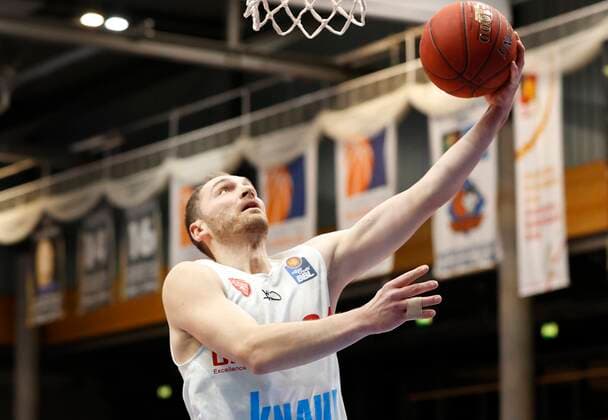 Felix Hoffmann s Oliver Wuerzburg with the first points09 03 2021, Basketball, BBL 2020 2021, 18 matchday, Syntainics MBC s Oliver Wuerzburg, GER, Weissenfels, Stadthalle Weissenfels, Picture. Copyright: HMBxMedia xHeikoxBecker