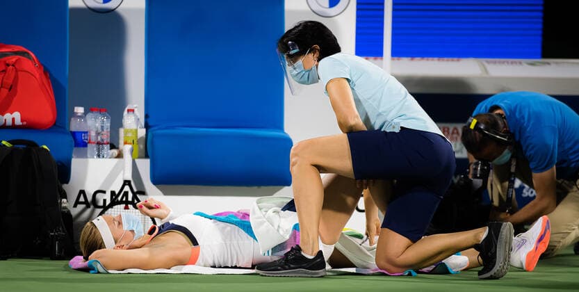 March 9, 2021, DUBAI, UNITED ARAB EMIRATES: Petra Kvitova of the Czech Republic takes a medical time out during her second round match at the 2021 Dubai Duty Free Tennis Championships WTA, Tennis Damen 1000 tournament DUBAI UNITED ARAB EMIRATES - ZUMAa181 20210309_zaa_a181_120 Copyright: xRobxPrangex