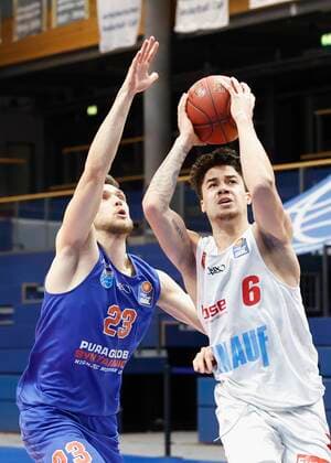 09 03 2021, Basketball, BBL 2020 2021, 18 matchday, Syntainics MBC s Oliver Wuerzburg, GER, Weissenfels, Stadthalle Weissenfels, picture from left Michal Michalak MBC and Joshua Obiesie s Oliver Wuerzburg Copyright: HMBxMedia xHeikoxBecker
