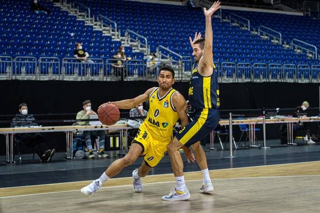 Basketball Berlin 09 03 2021 Season 2020 2021 1 Bundesliga easyCredit BBL Alba Berlin EWE Baskets Oldenburg Maodo Lo Alba Berlin, No 00 Braydon Hobbs Oldenburg, No 03