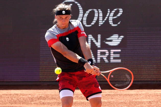 Santiago 9 Marzo 2021 El tenista Chileno Alejandro Tabilo se enfrenta al tenista de Slovakia, Jozef Kovalik, durante el ATP, Tennis Herren de Santiago realizado en San Carlos de Apoquindo. Javier Salvo Photosport ATP de Santiago 9 3 2021