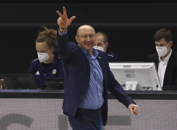 Coach Mladen Drijencic cheers after end of game Sport Basketball BBL Bundesliga Men Season 2020 2021 09 03 2021 ALBA Berlin vs EWE Baskets Oldenburg