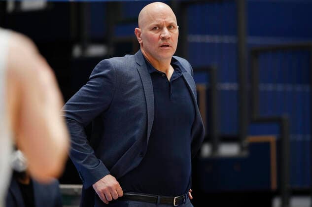 Germany , Weissenfels, Stadthalle Weissenfels, 09 03 2021, emspor, emonline, despor, deonline, SYNTAINICS MBC vs s Oliver Wuerzburg, easyCredit BBL, 18 matchday picture dissatisfaction with coach Denis Wucherer s Oliver Wuerzburg Copyright: HMBxMedia JulienxBecker