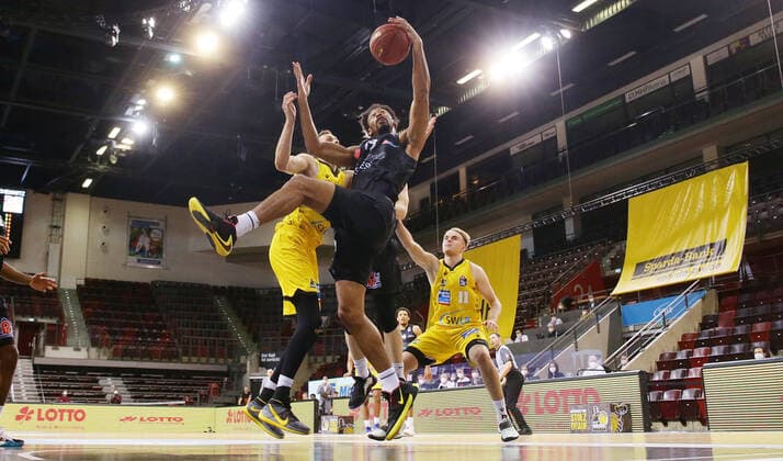 Ludwigsburg , Basketball easyCredit BBL Bundesliga , MHP RIESEN Ludwigsburg vs NINERS Chemnitz , Johnathan Williams Niners vs Jonas Wohlfarth Bottermann Riesen