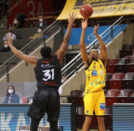 V li Joseph Lawson III Chemnitz , Tremmell Darden Riesen v MHP Riesen Ludwigsburg vs Niners Chemnitz Basketball Bundesliga 2020 2021 Ludwigsburg , GER, 09 03 2021,